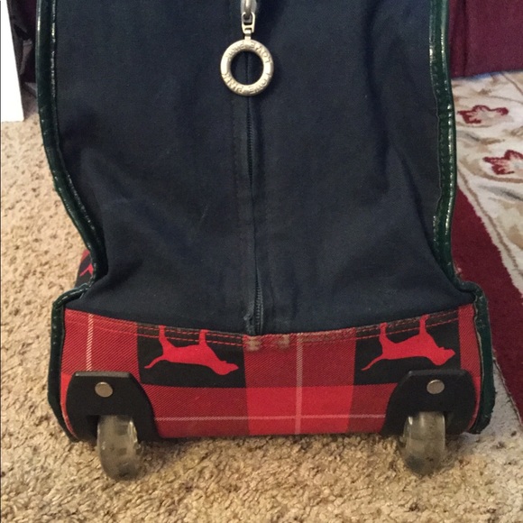 Sold PINK VICTORIA’S SECRET ROLLING DUFFLE LUGGAGE - Picture 7 of 8